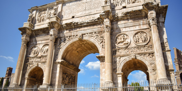 Turismo na Itália: Arco Constantino em Roma, Itália