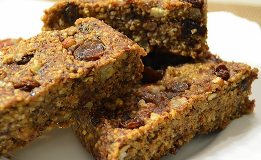 Para fazer em casa: Barrinhas energéticas de banana com quinoa